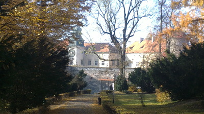 Zdjęcie - Guided tours of the courtyards, arcades,  and Dorothy’s rock as well as individual tours  and exhibitions: Style 